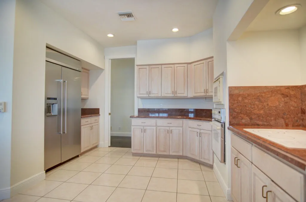 16 kitchen 3