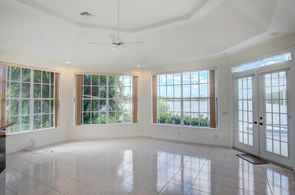 23 family room 1