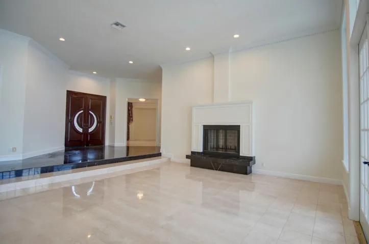 14 living room 3
