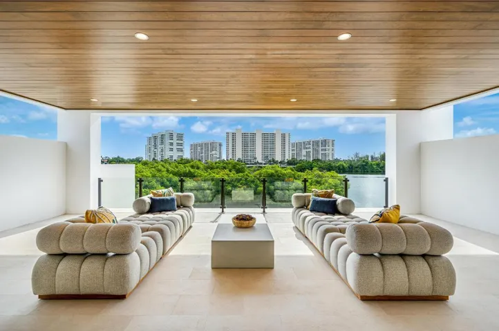 mls_BALCONY_2_STRAIGHT