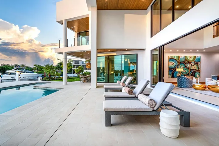 mls_PATIO_SEATING