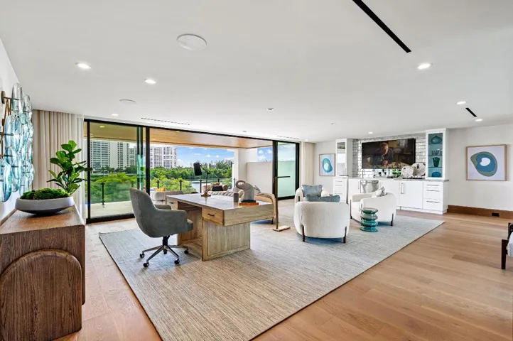 mls_OFFICE_LEFT