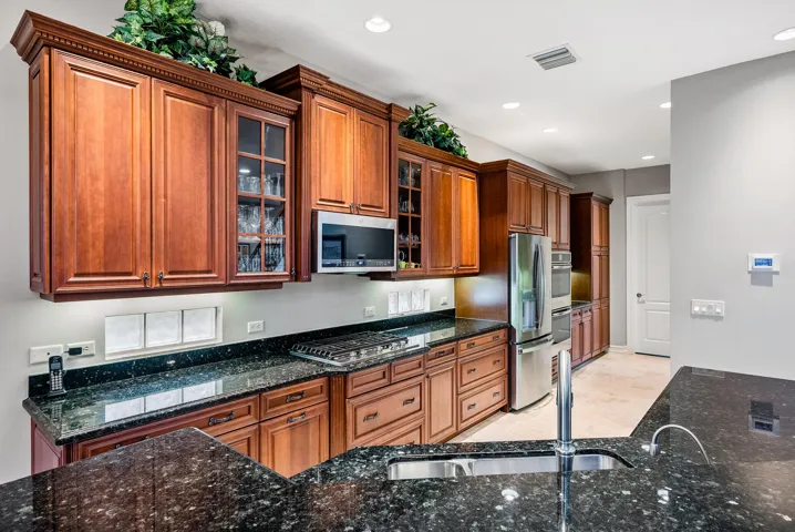 6786 Fox Hollow