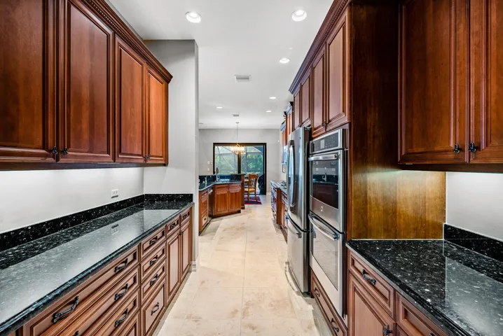 6786 Fox Hollow