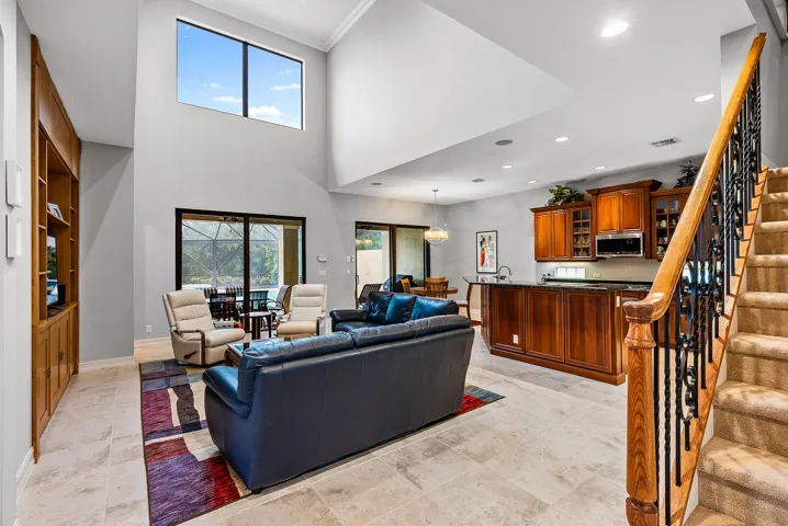 6786 Fox Hollow
