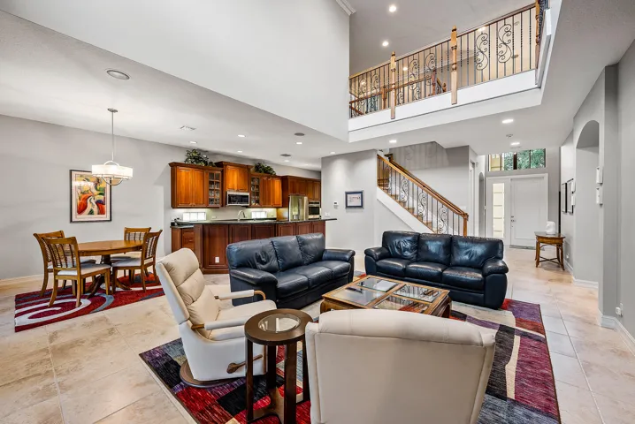 6786 Fox Hollow