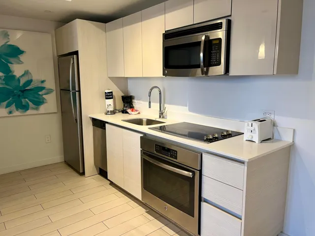 06. Kitchen 01