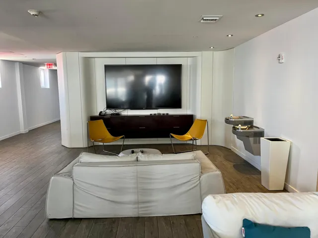 40. Rooftop living room 02