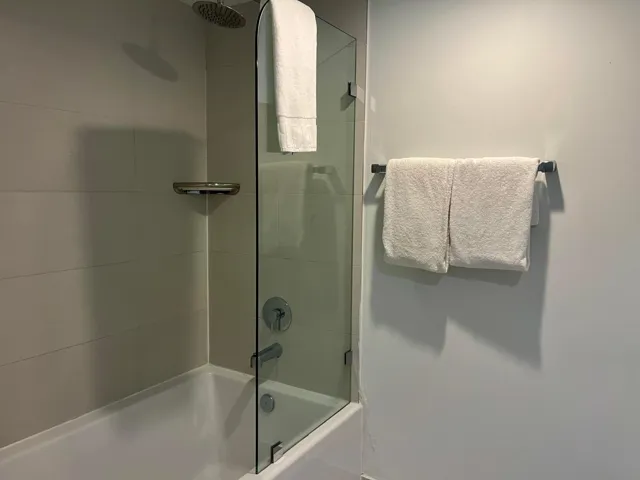 16. Bathroom A 02