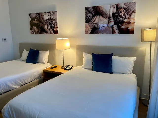 25. Bedroom B 06