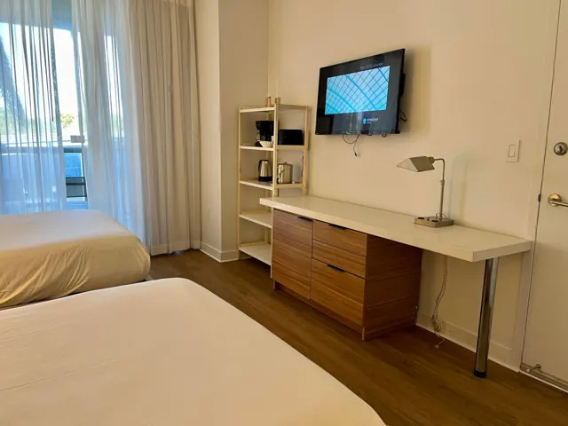 21. Bedroom B 02