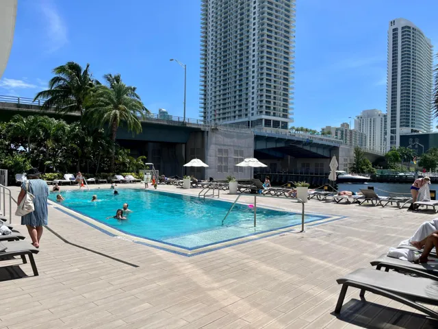 48. Pool 02