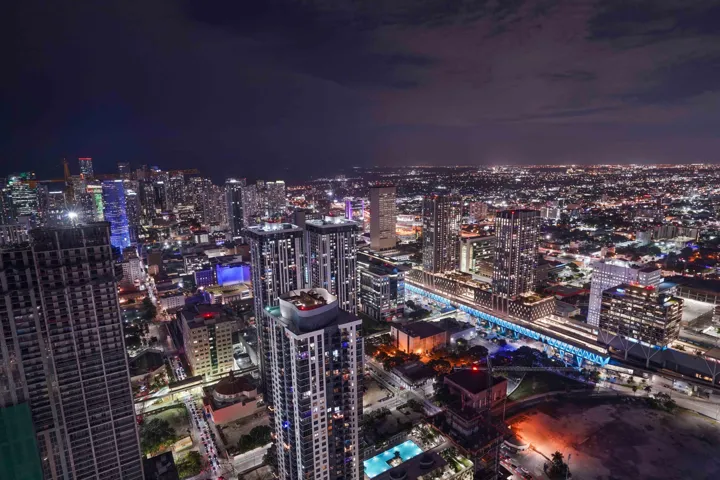 851 NE 1st Avenue 812 Miami