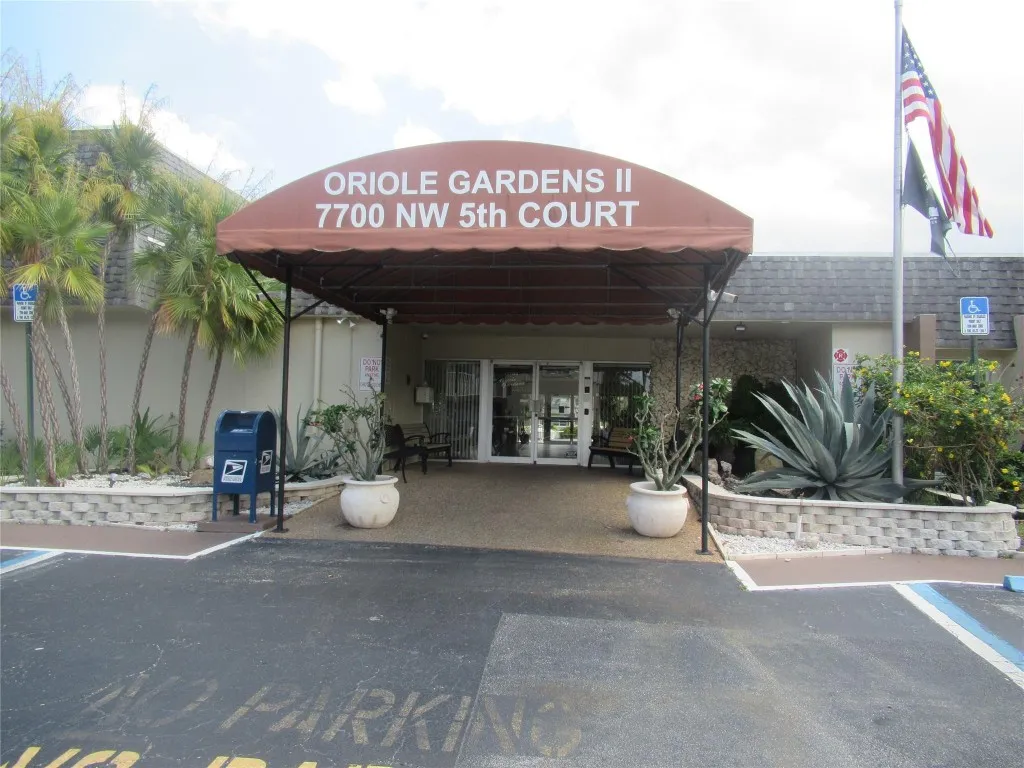 CLUBHOUSE - great amenities