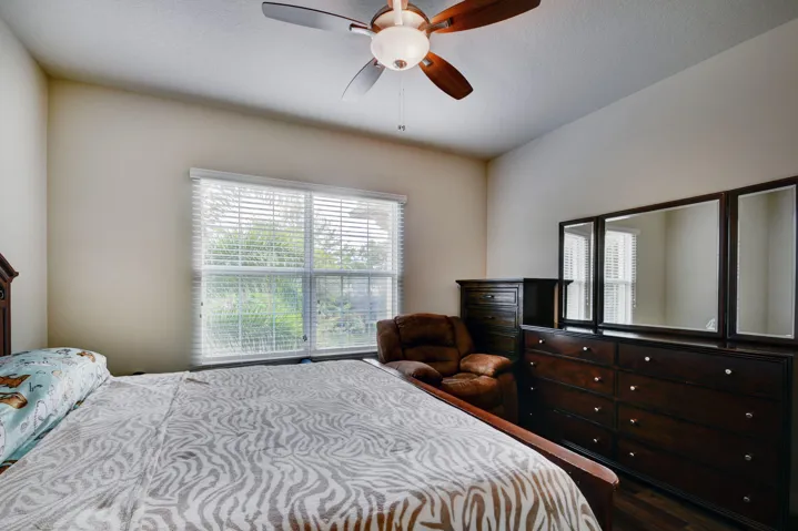 Guest Bedroom in suite bath