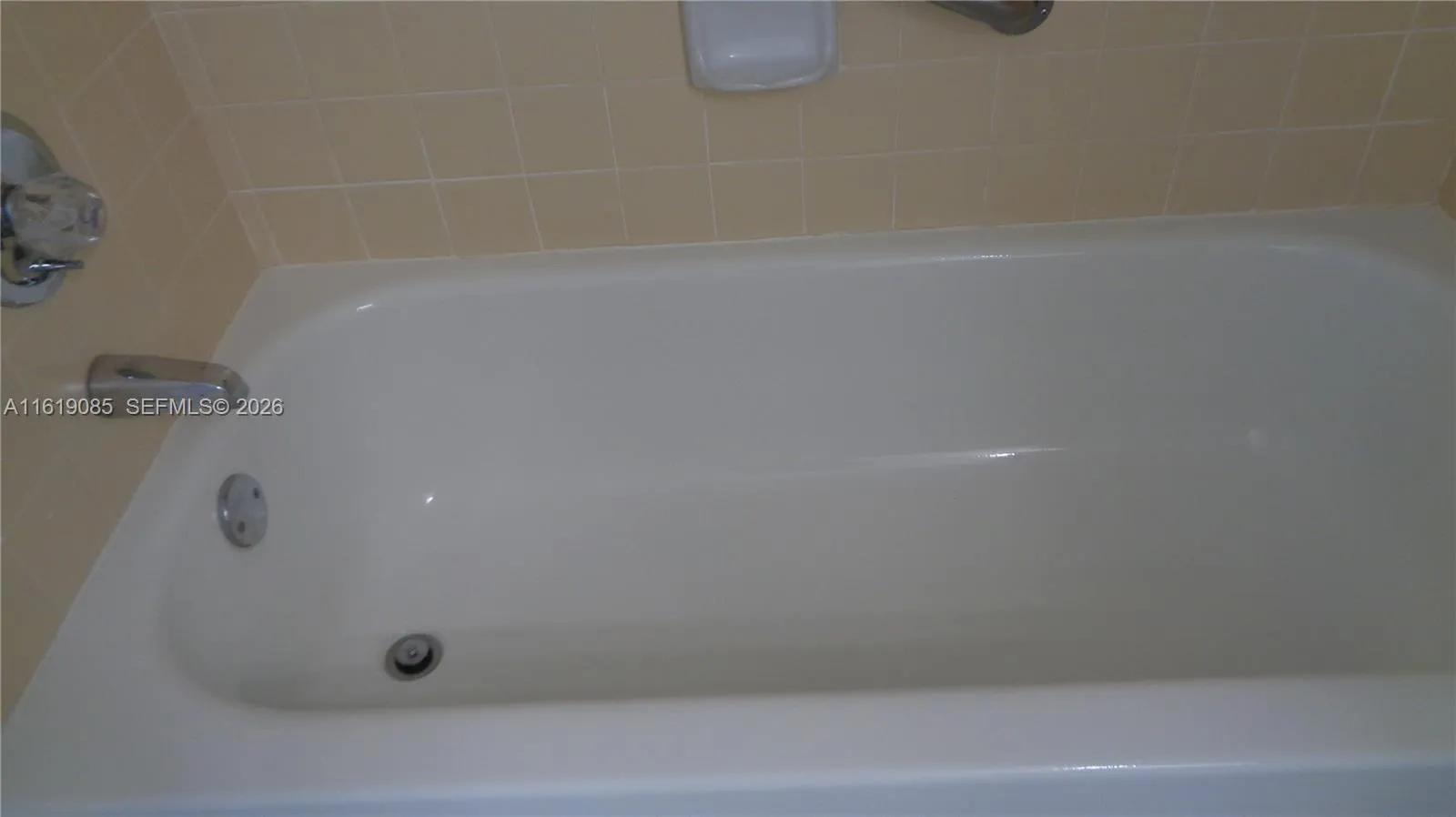 Bath 2 tub/shower
