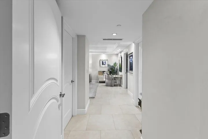 Upper level primary suite entry