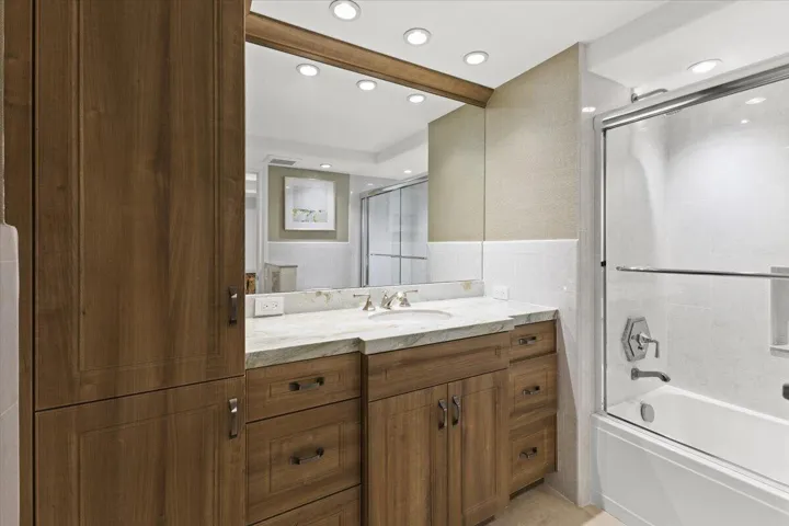 Lower level full bathroom