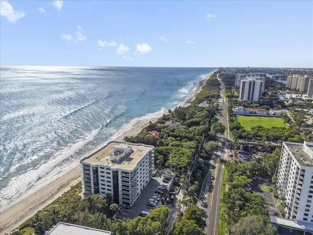 Low-density oceanfront coastline