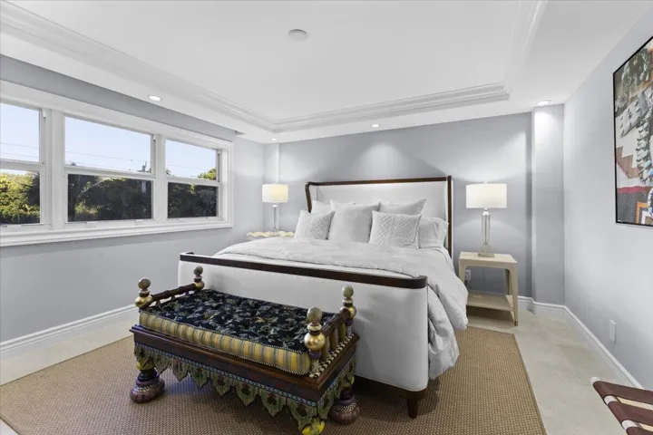 Lower level guest suite bedroom
