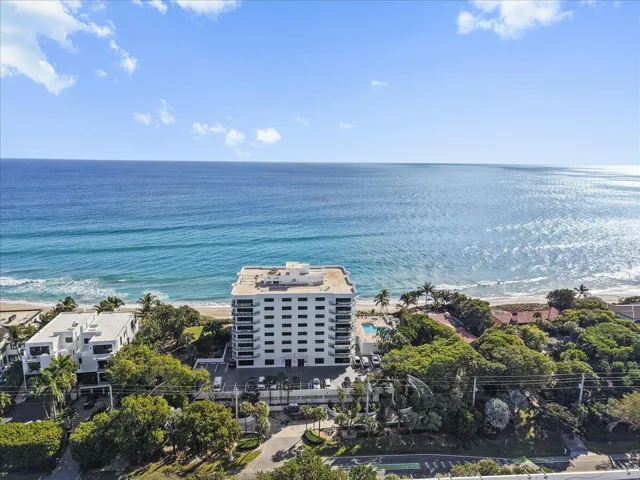 Aerial view of open ocean​​‌​​​​‌​​‌‌​‌‌​​​‌‌​‌​‌​‌​​​‌​​ frontage