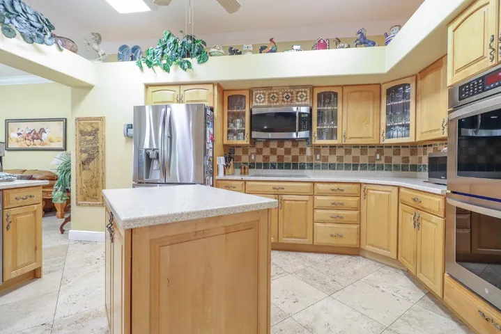 16-Kitchen