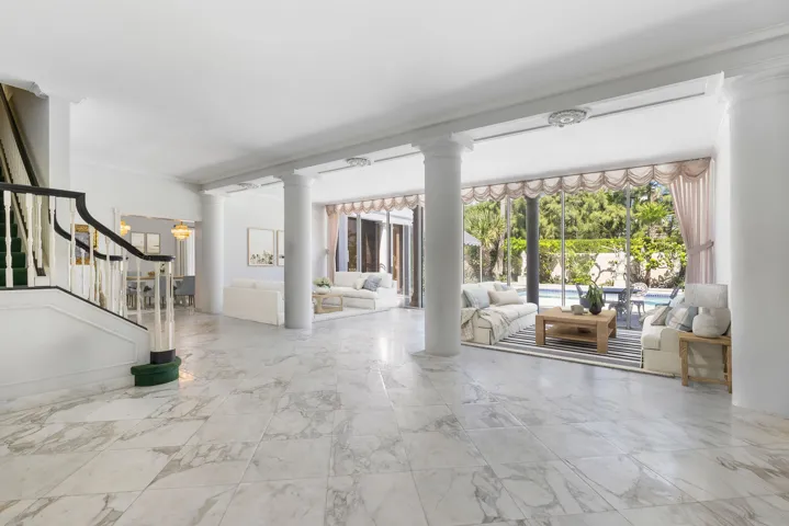 Family Room/Entry