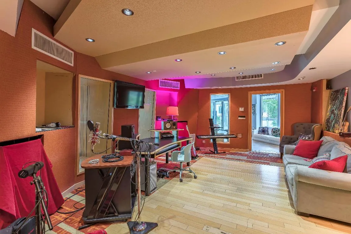 Property photo 32