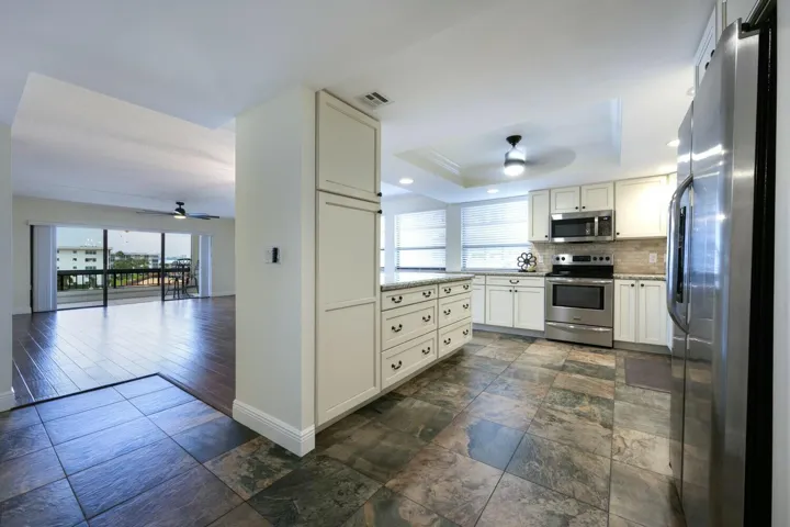 Foyer & kitchen
