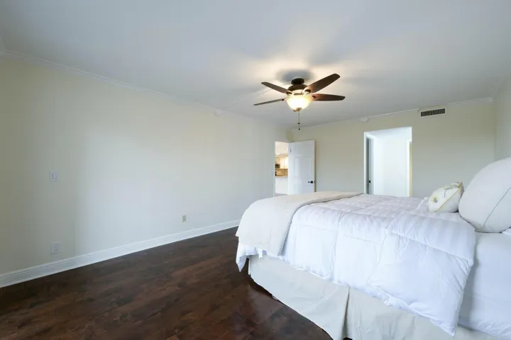 Guest bedroom #1