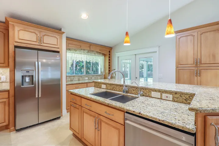 13-Kitchen