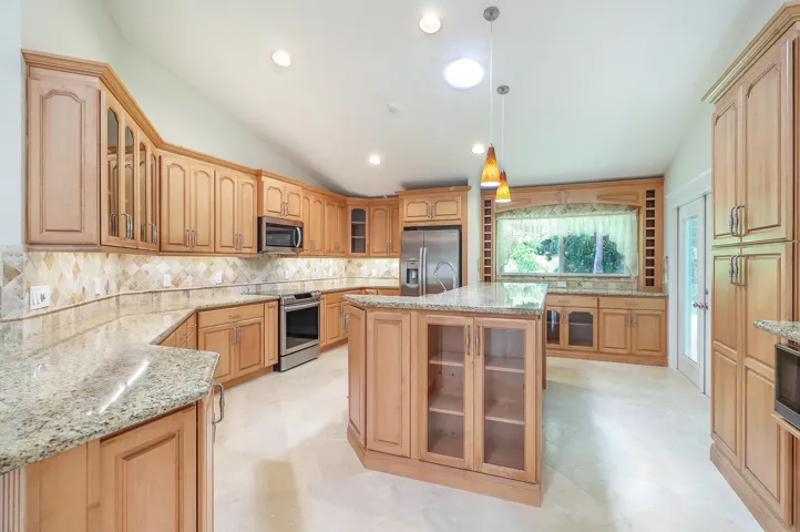 12-Kitchen