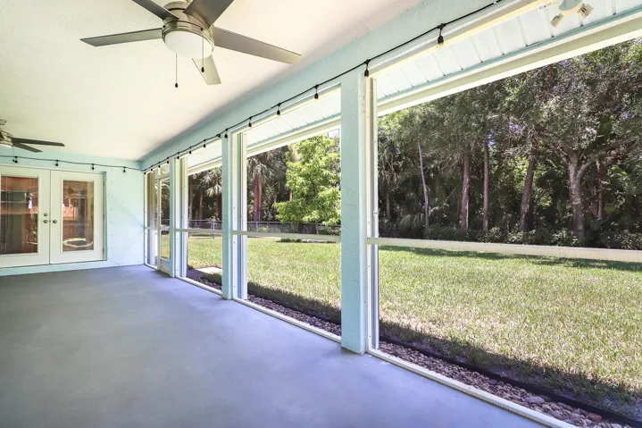 33-Porch