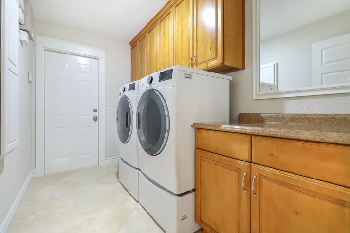 27-Laundry Room