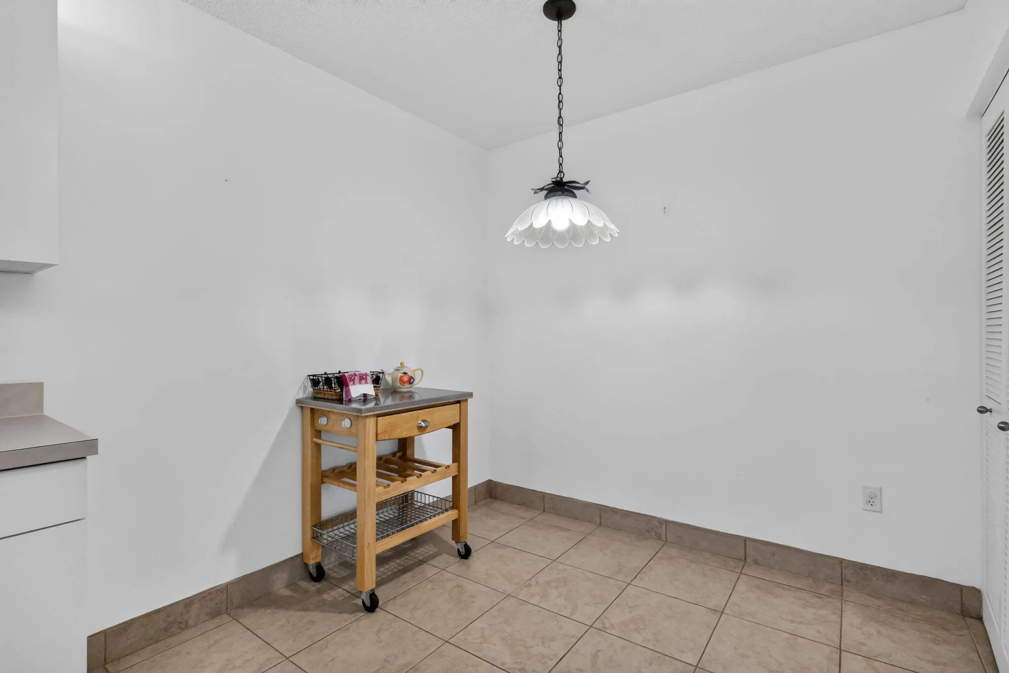 Eat in kitchen