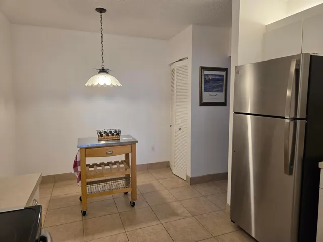 EAT IN KITCHEN