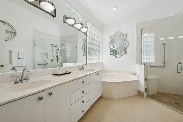 20-web-or-mls-Westchester Club Dr-030420