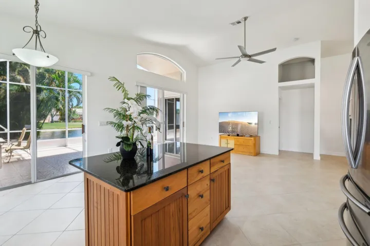 15-web-or-mls-Westchester Club Dr-030420