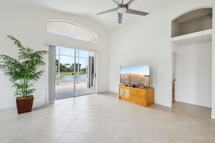 10-web-or-mls-Westchester Club Dr-030420