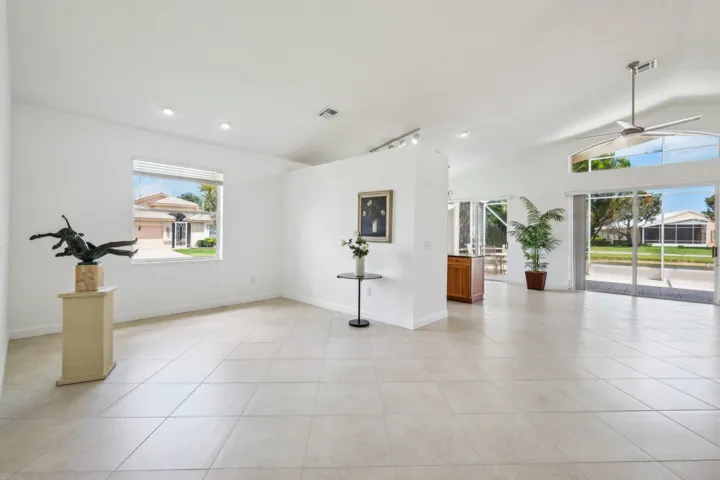 25-web-or-mls-Westchester Club Dr-030420