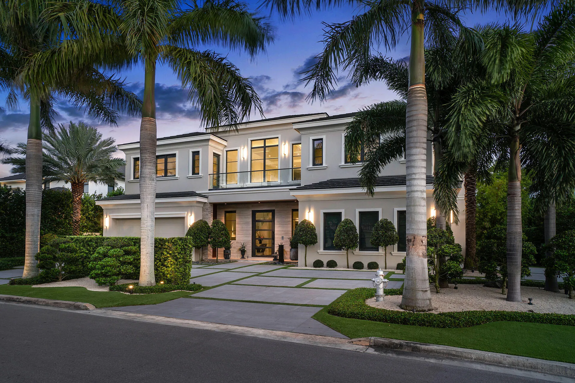 290_South_Maya_Palm_Drive_Dusk_03
