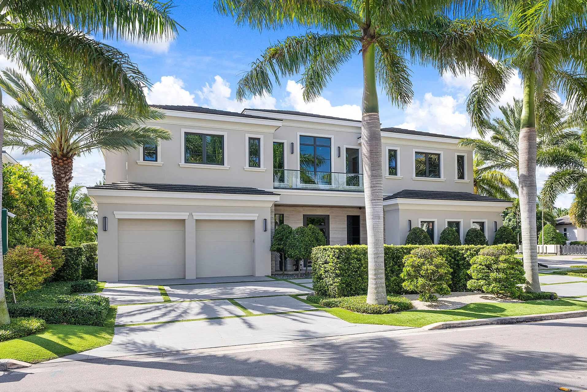 290_South_Maya_Palm_Drive_01