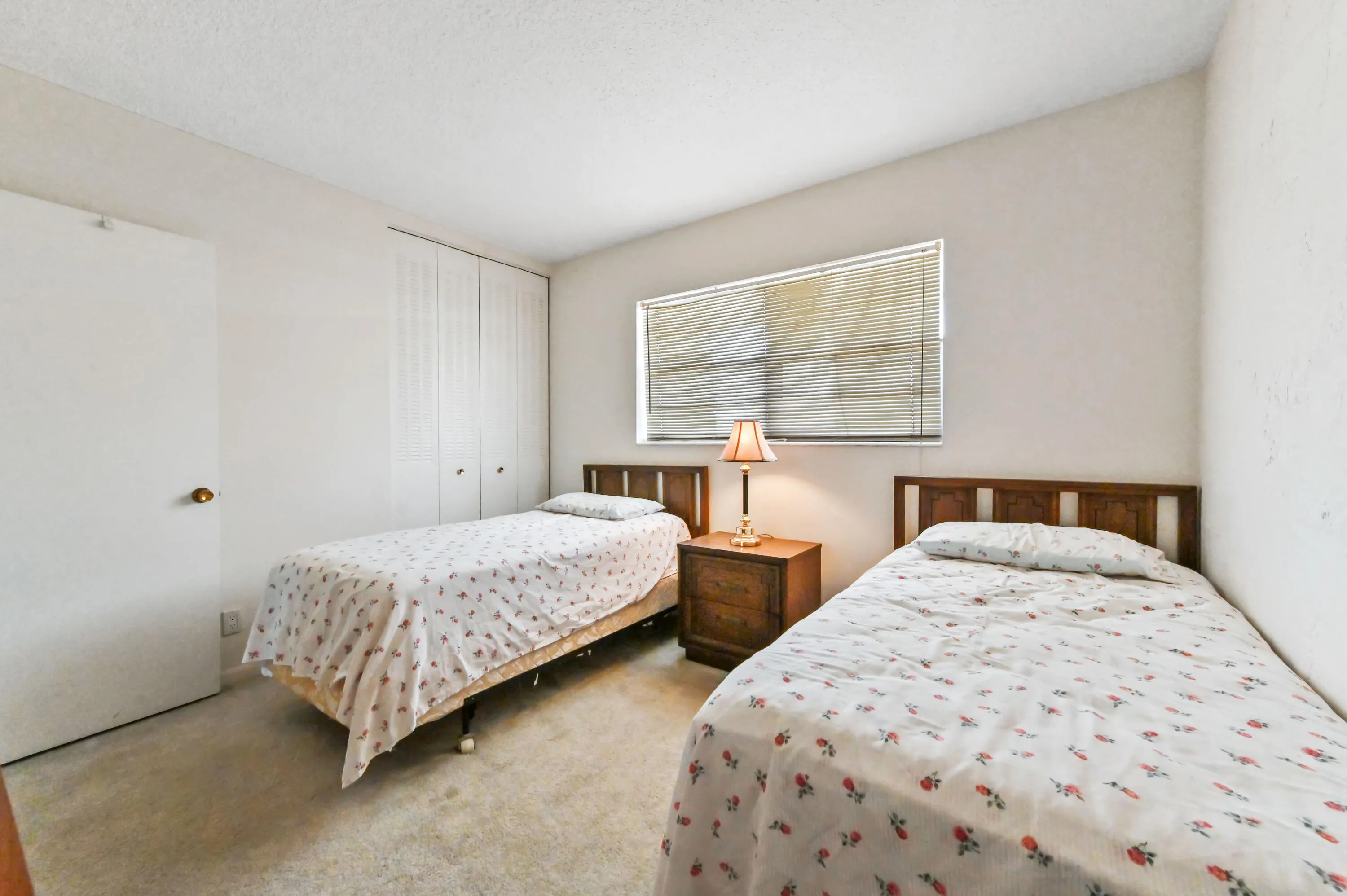 16 bedroom 02