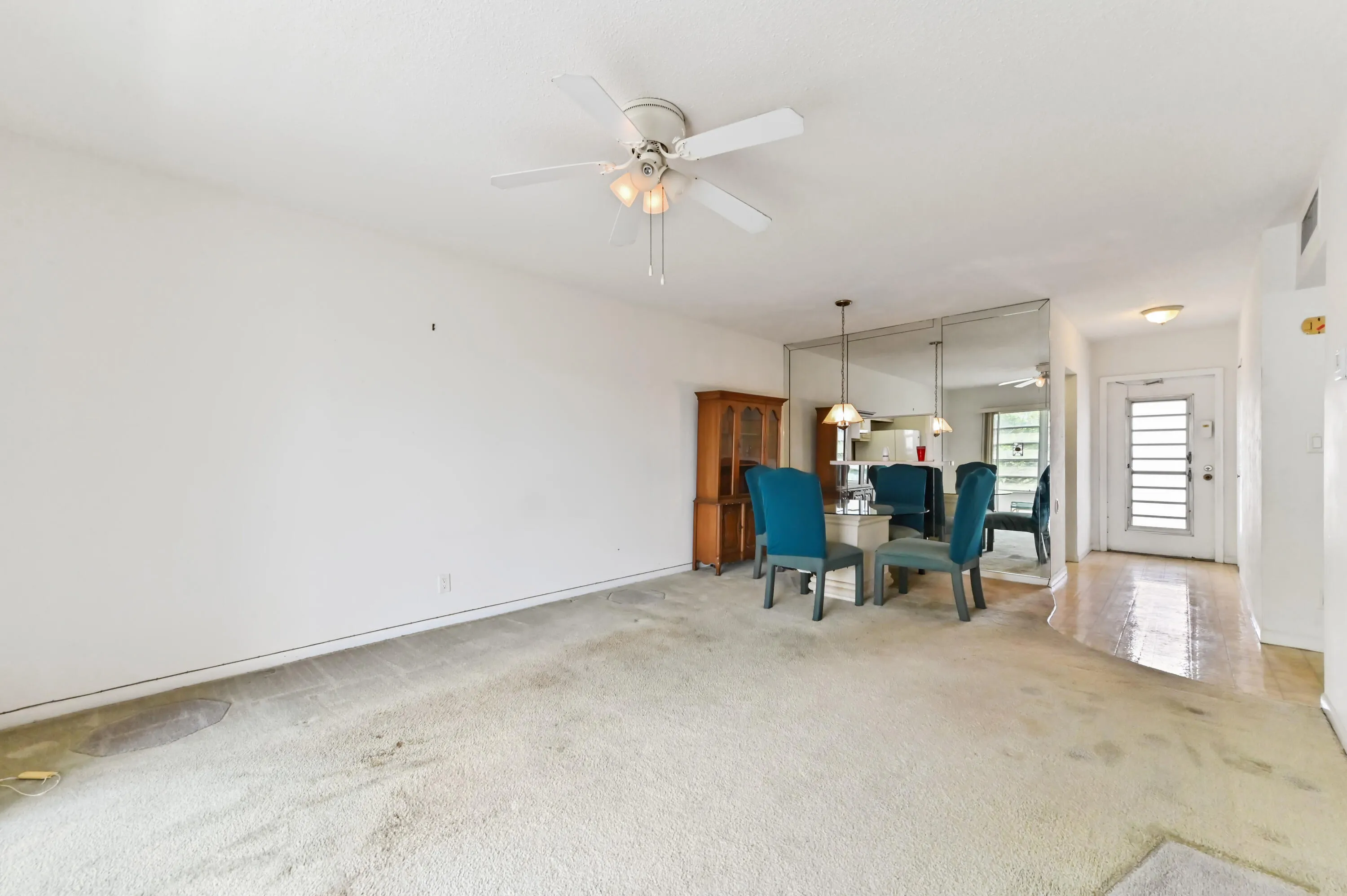 12 living room 03
