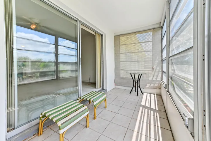 21 porch 01