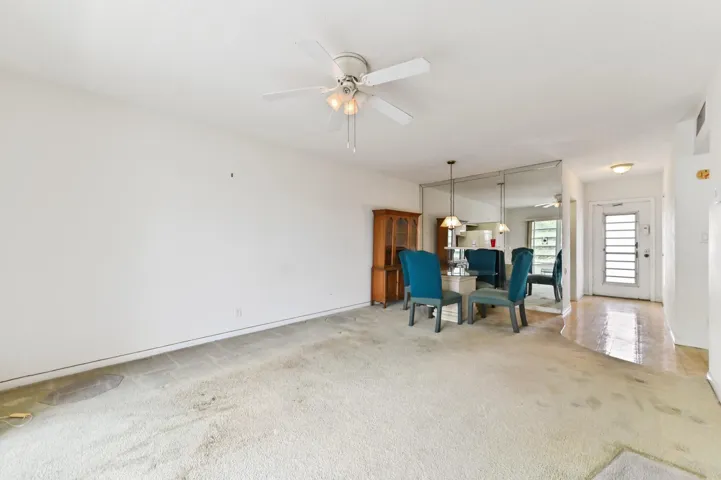 12 living room 03