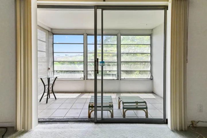20 porch 01