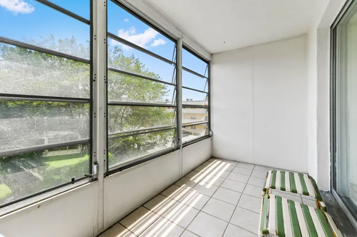 22 porch 02