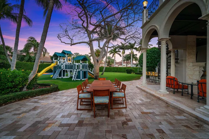 1869_Sabal_Palm_Drive_Dusk_08
