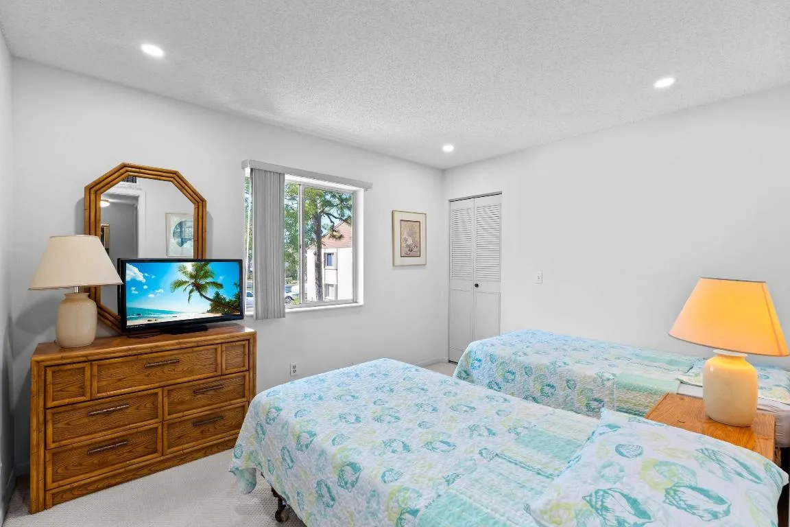 Guest bedroom